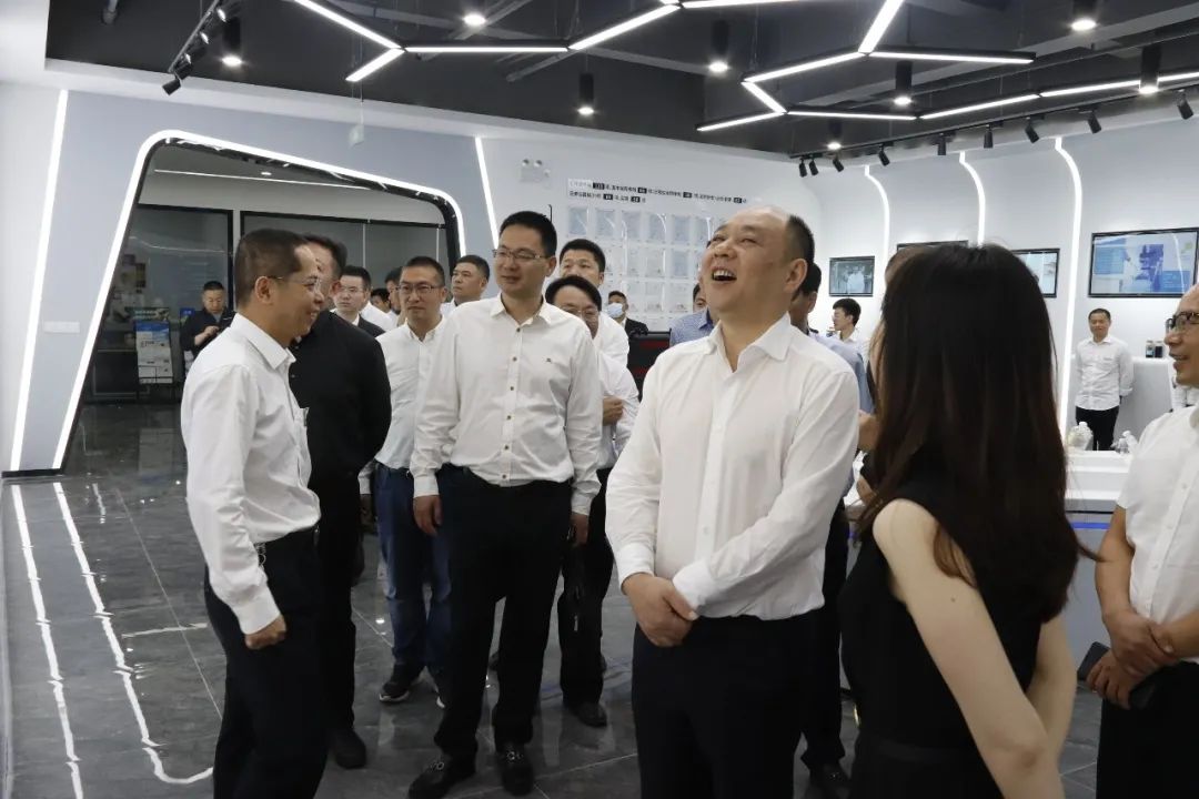 台州市路桥区牟傲野区长率队到点点社交游戏科技考察指导