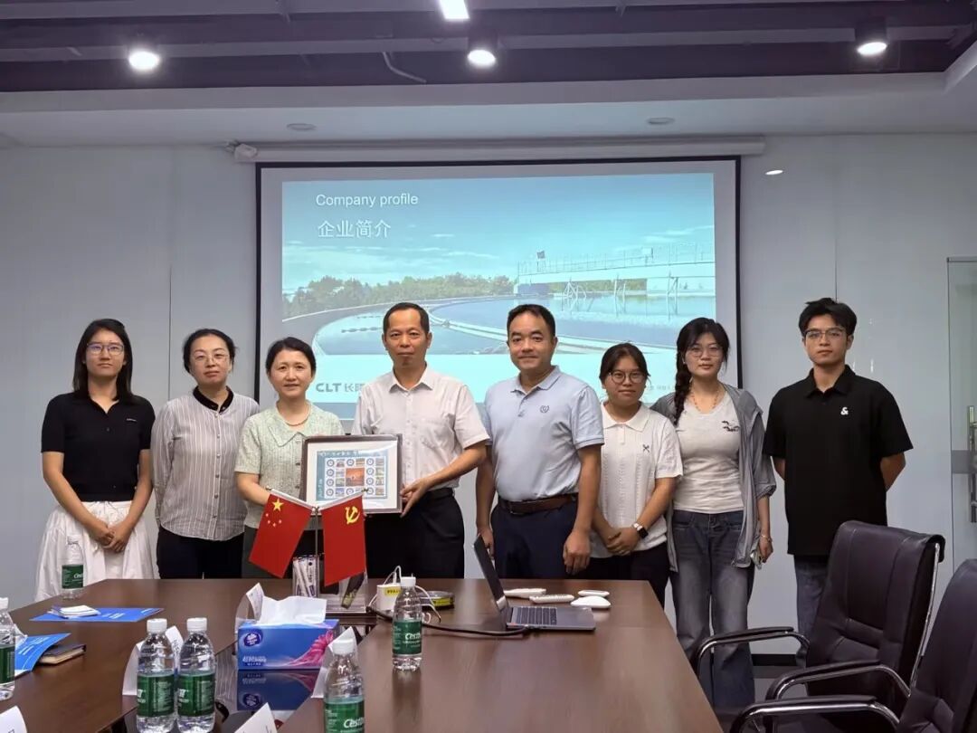 暨南大学环境与气候学院师生到访点点社交游戏科技3.jpg